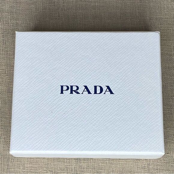 Rare Prada Saffiano Heart Earrings - Picture 2 of 6